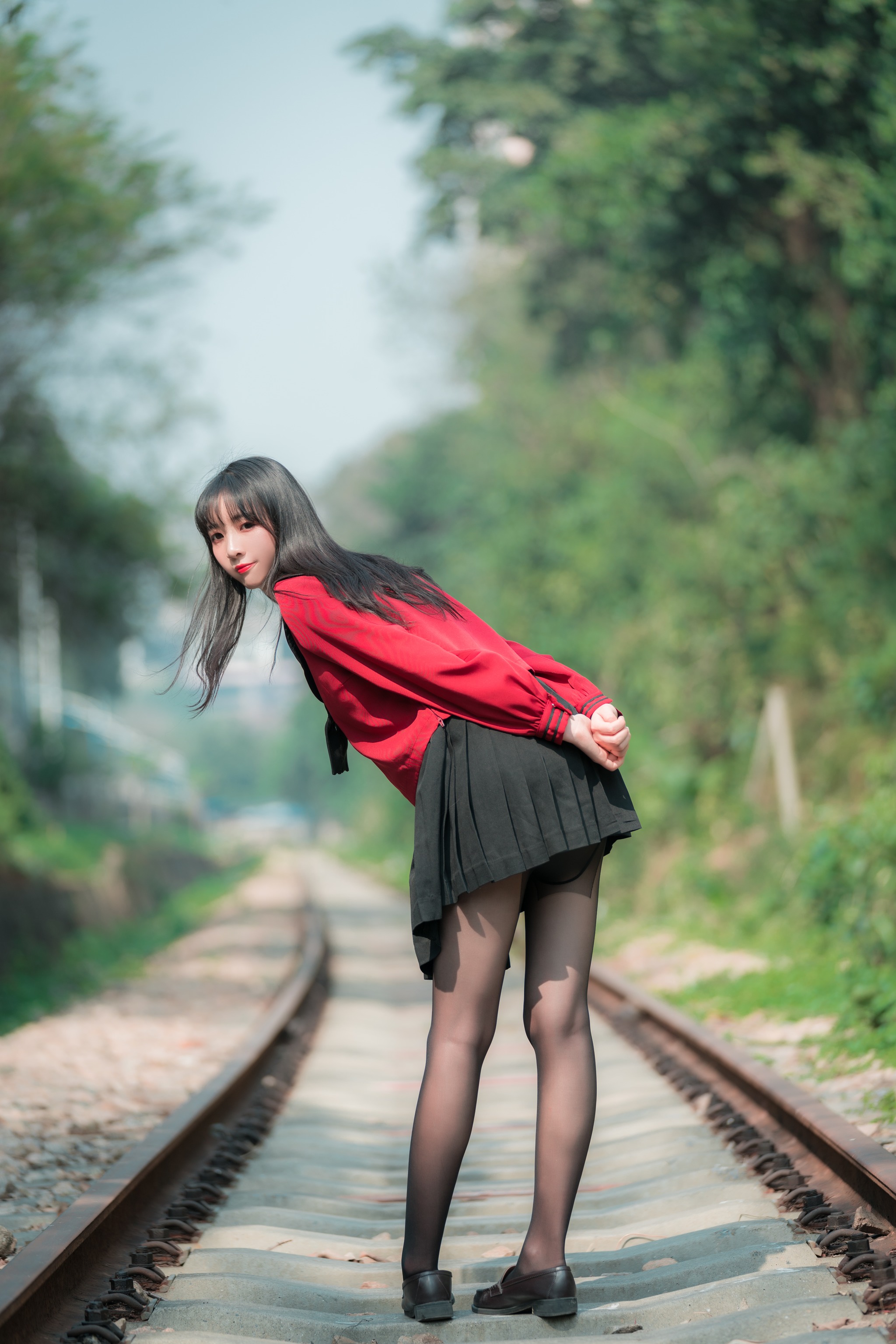 图片[1]-西瓜少女 西呱呀呀呀 – NO.001 西瓜少女(西呱呀呀呀) 铁轨成片 [47P]-XikXak